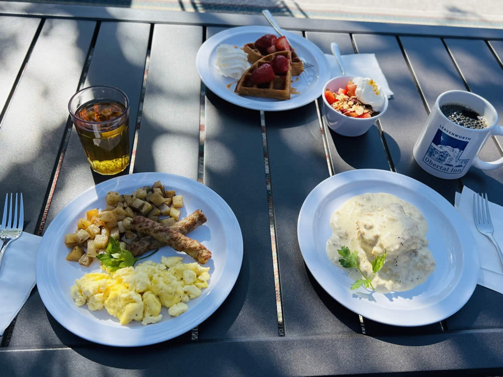obertal-breakfast-outdoors-choices