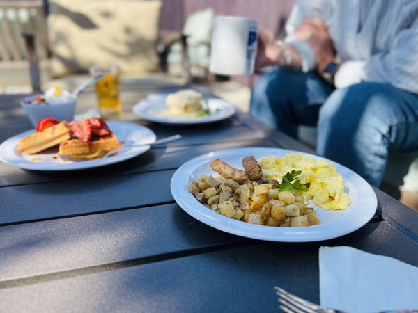 breakfast outdoor setting